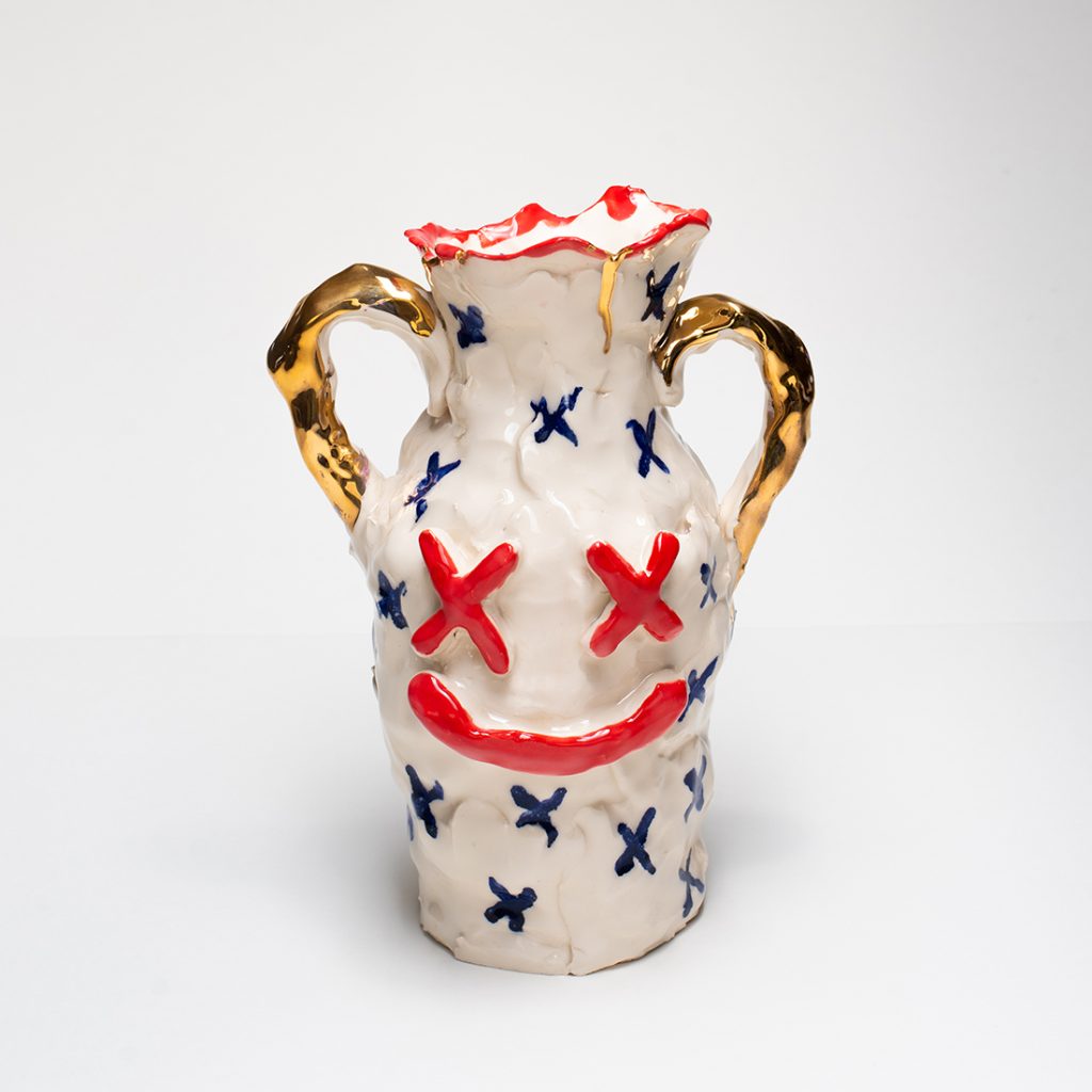 Happy Vase with Cross eyes - Faye Hadfield - contemporary Art - Ceramic art - Florian Daguet-Bresson